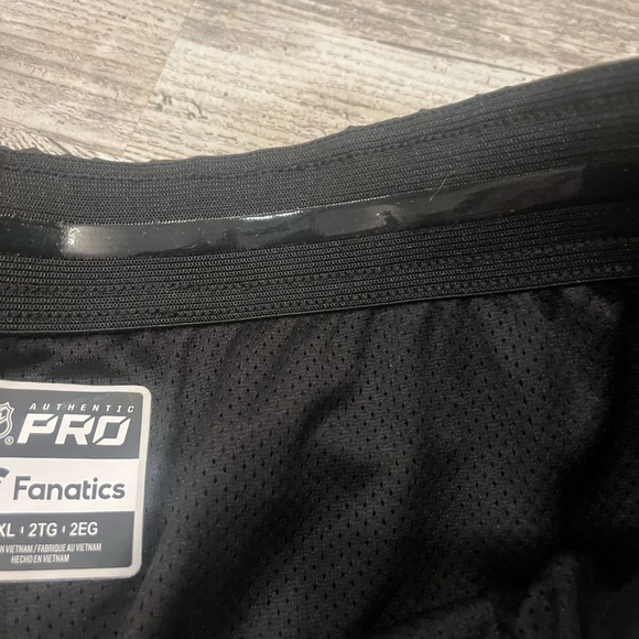 NWT 2X NHL Red Wings Fanatics track pants with side zippers - Picture 6 of 7